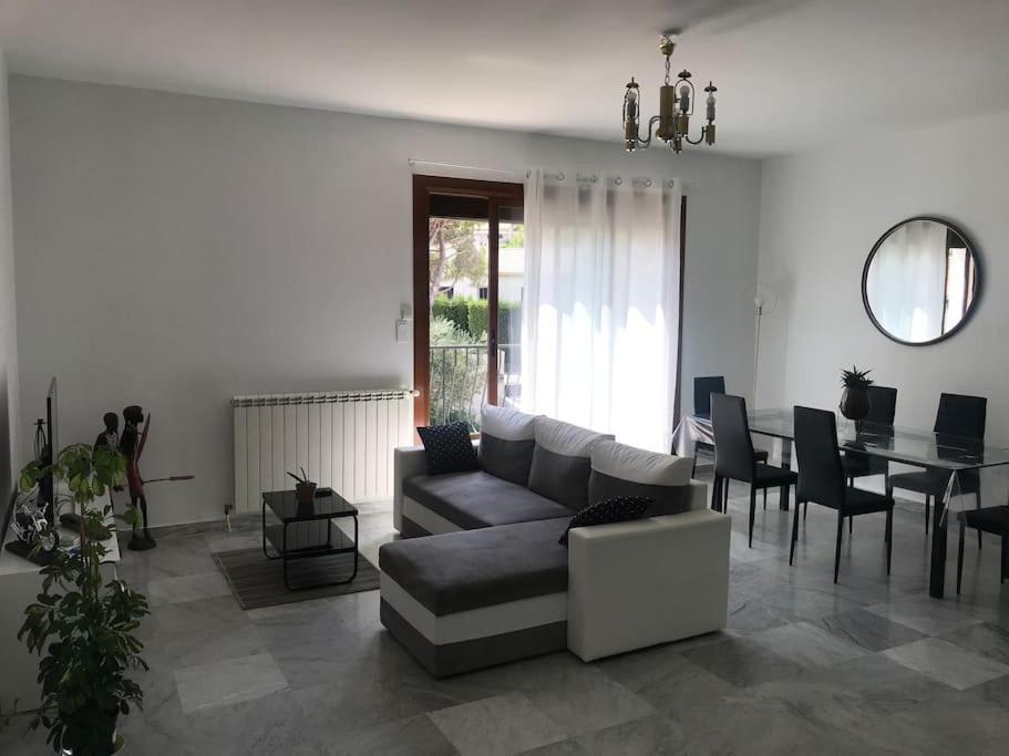 Haut De Maison Entierement Renove Avec Garage Carnoux-en-Provence Bagian luar foto