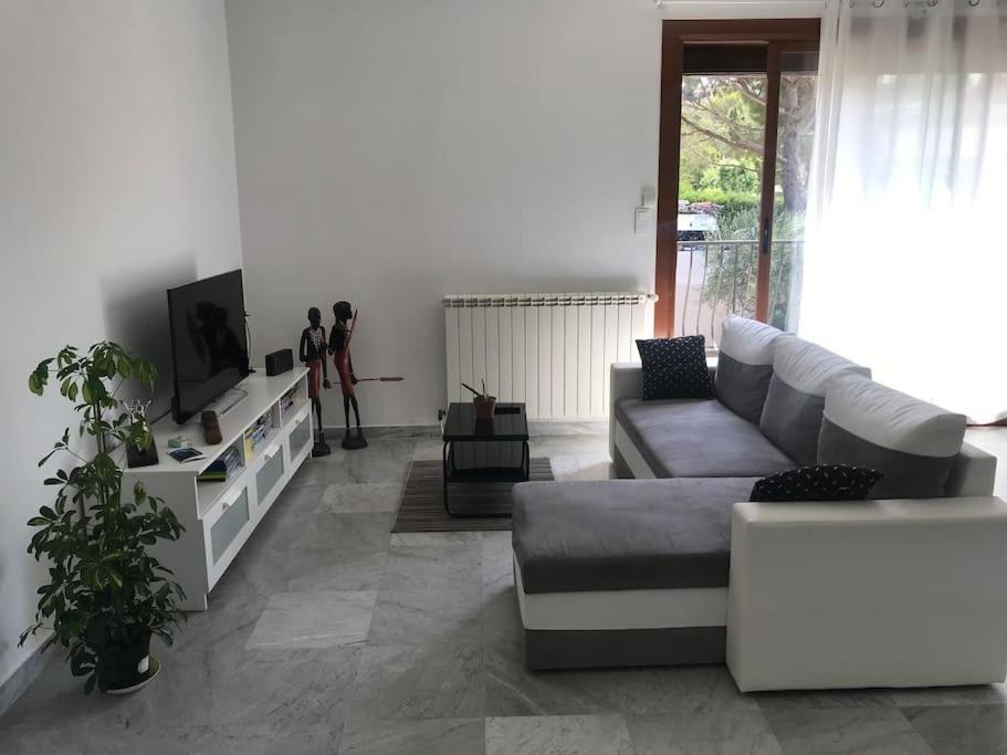 Haut De Maison Entierement Renove Avec Garage Carnoux-en-Provence Bagian luar foto